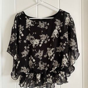 👛 2/$20 FRANKIE & MISSY Floral on Black Pull On Blouse Lined, with Elastic Waist